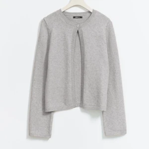 Gina tricot kofta - Gina tricot kofta i nyskick dock utan prislapp❤️