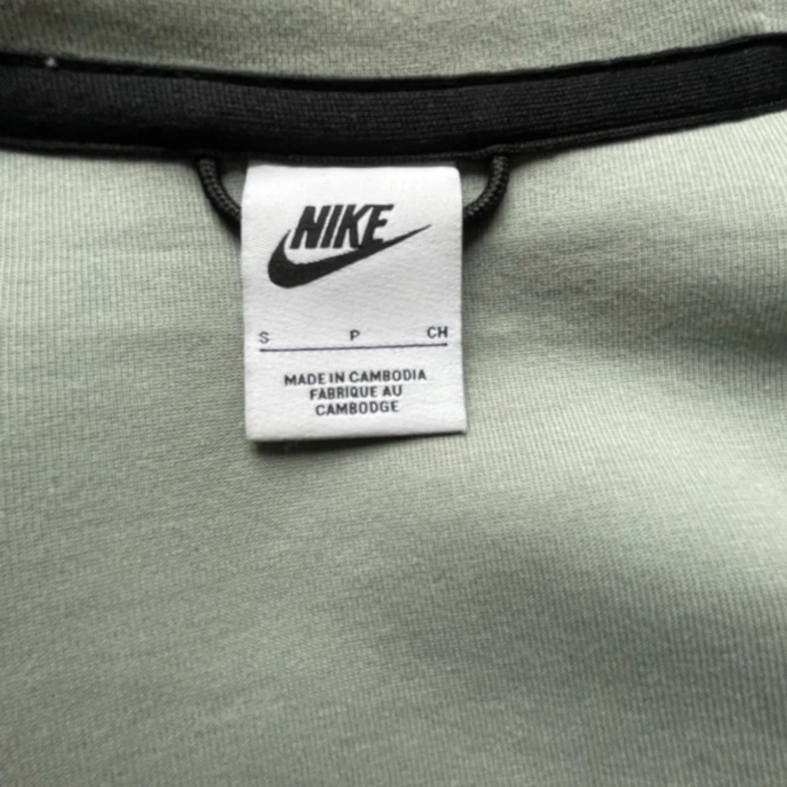 Grön huvtröja från Nike - 91