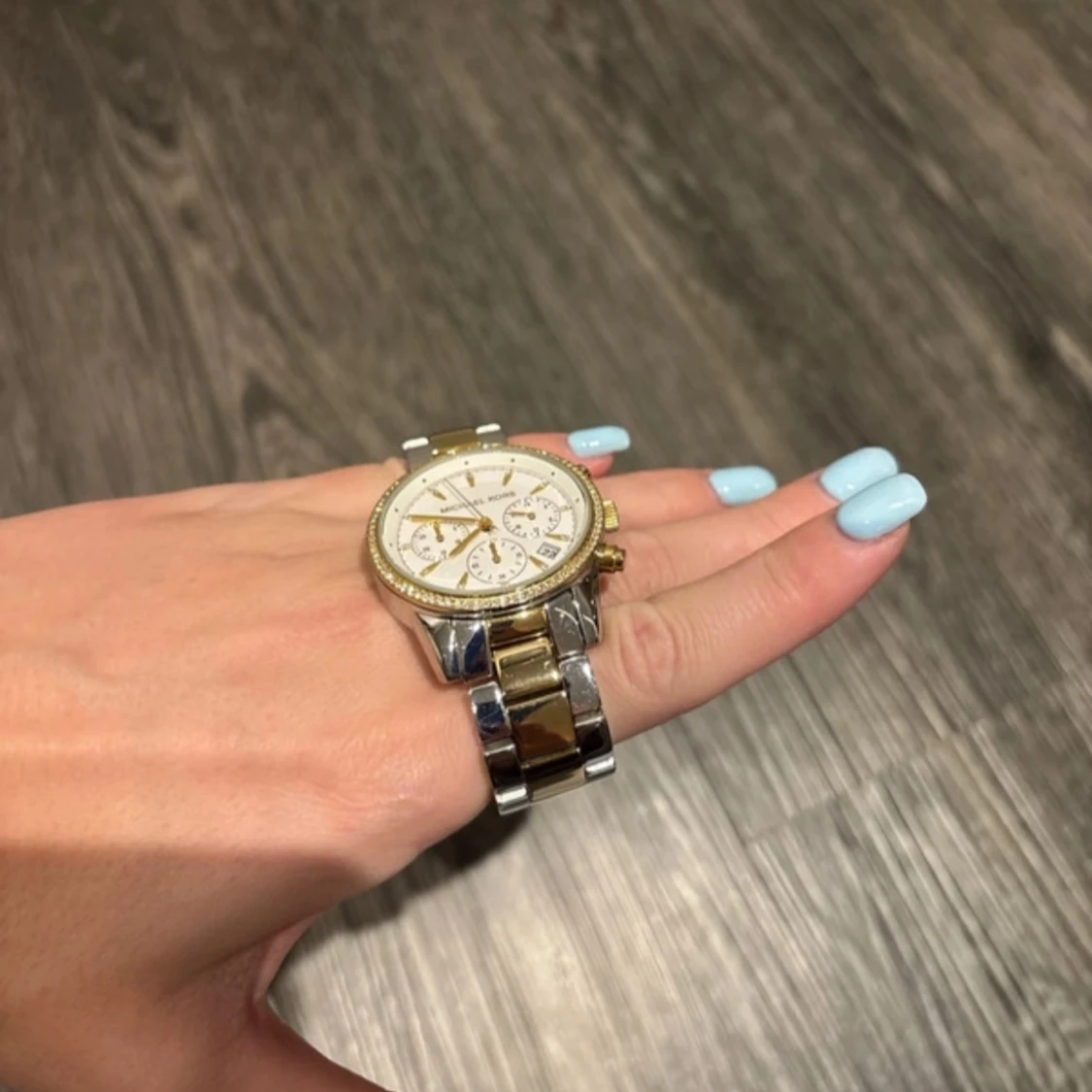Michael Kors klocka i guld och silver - 91