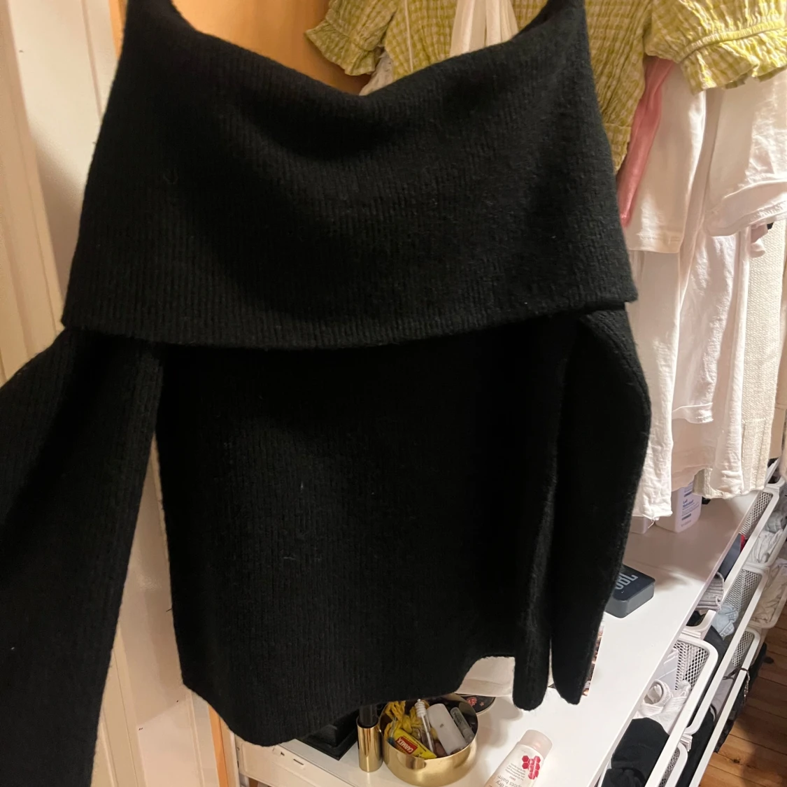 Svart offshoulder tröja - 91