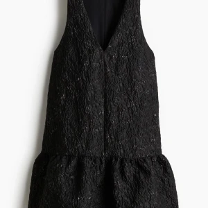 BYTE HM KLÄNNING  - Någon som har denna i S och vill byta mot en XS! Hör av er! Säljer ej, endast byte , kan tänka sälja vid ett bra pris 