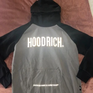 Hoodrich hoodie - Sparsamt använd. Bra skick. Storlek s