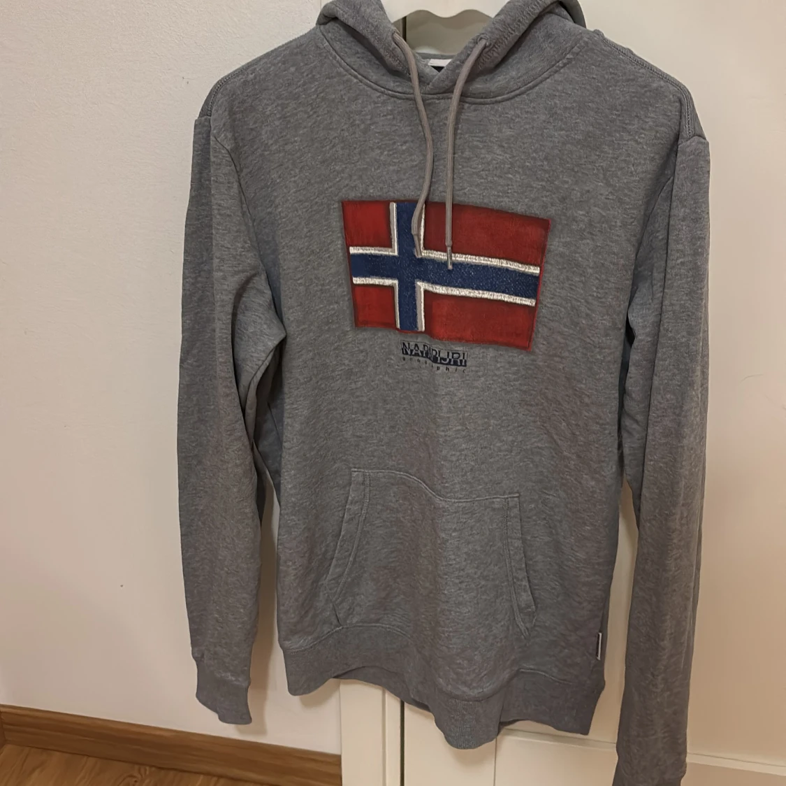 Grå hoodie | Napapijri