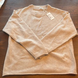 Filippa K Lina Sweater - Helt oanvänd, Nypris 1600 kr. Perfekt nu till vintern, 100% ull