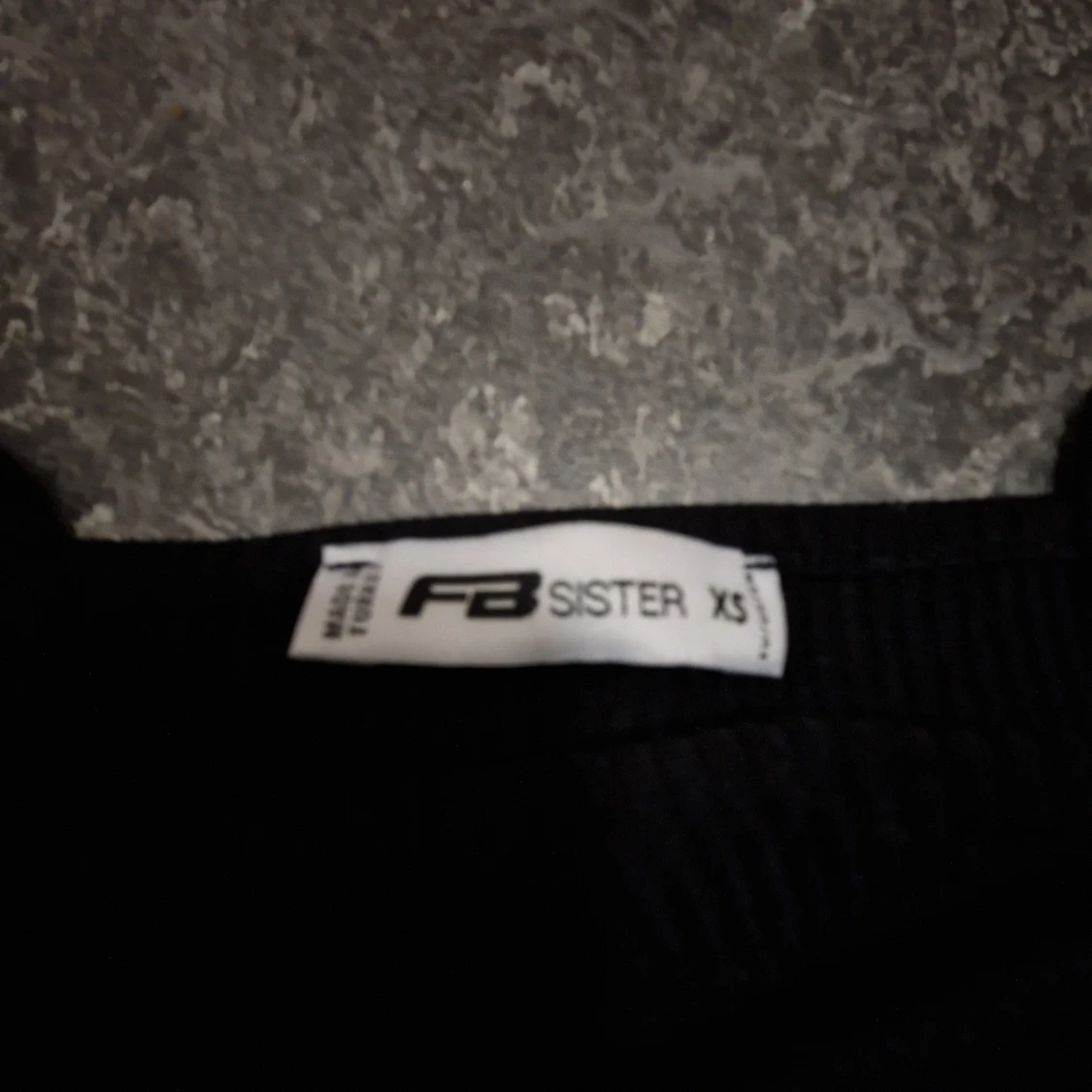 Svart ribbad linnetopp från FB Sister - 91