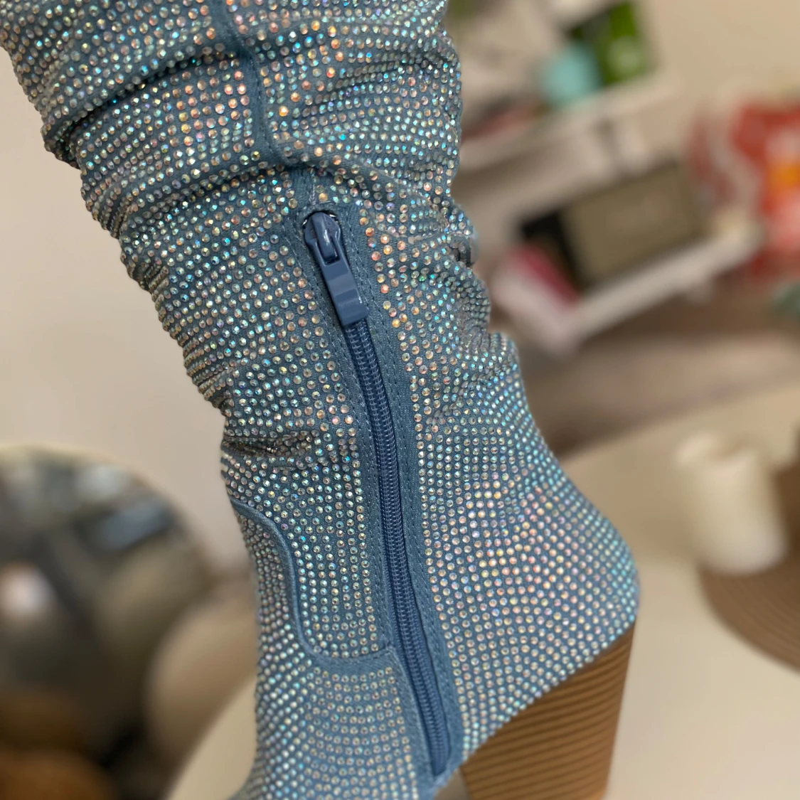 Glittriga blå stövletter - 92