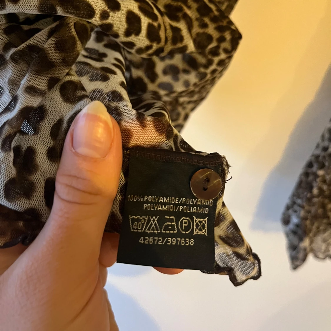 Leopardmönstrad topp från KappAhl - 92