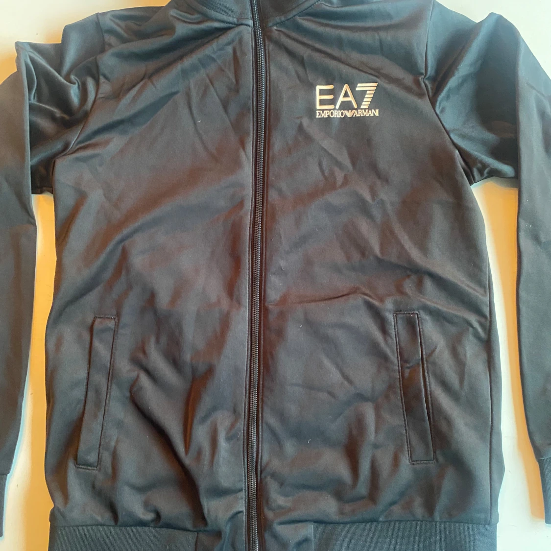 Svart jacka från EA7
