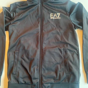 Svart jacka från EA7 - EA7 jacka 