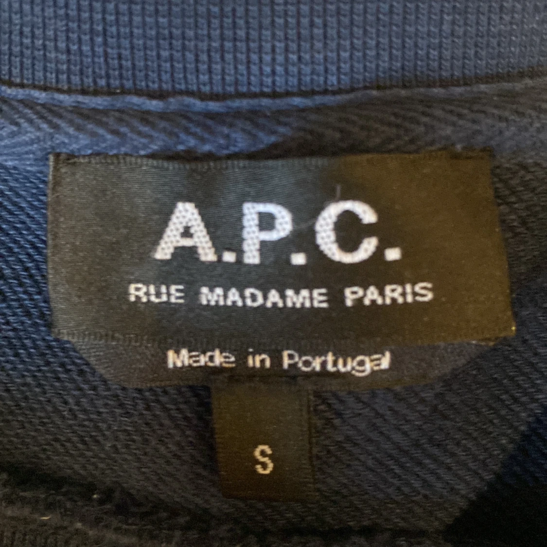 Mörkblå sweatshirt från A.P.C. - 91