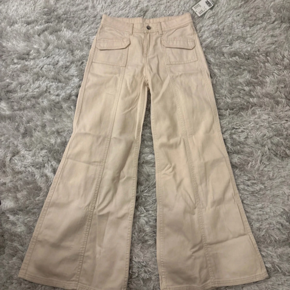 Beige byxor från H&M Divided