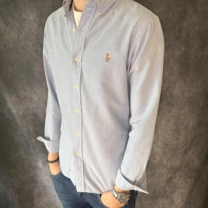 RALPH LAUREN SKJORTA - Ralph Lauren Skjorta - Storlek S slim fit  - Nypris ca 1800kr - Deluxecloset 