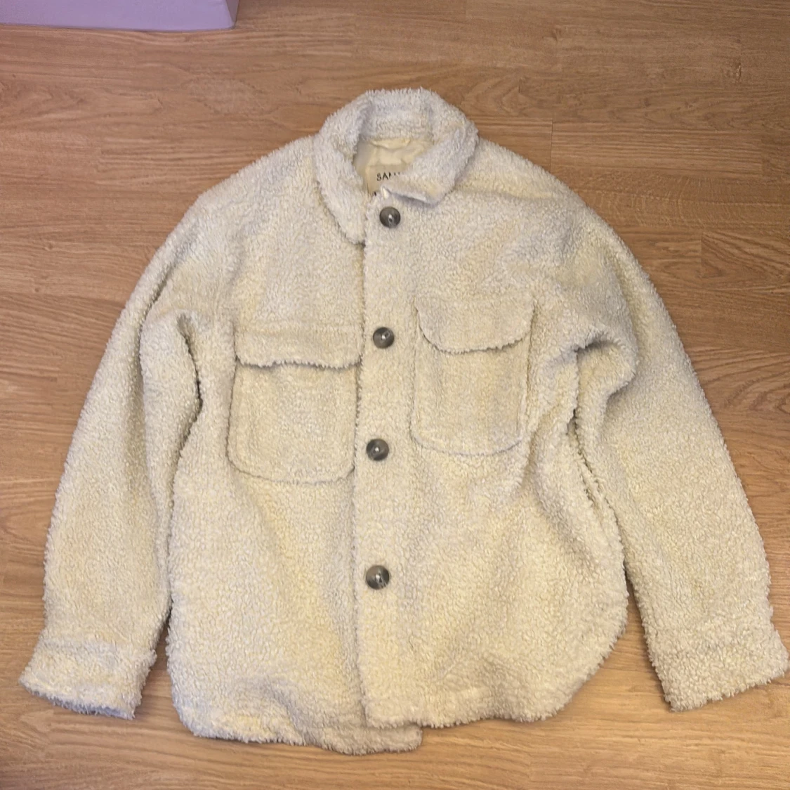Beige/vit teddyjacka  - 2