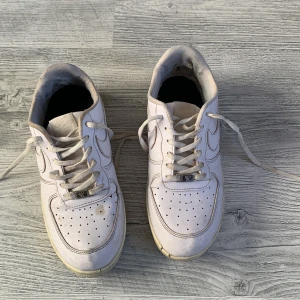 Nike air force - Använda en sommar men ändå bra skick.        Byten 
