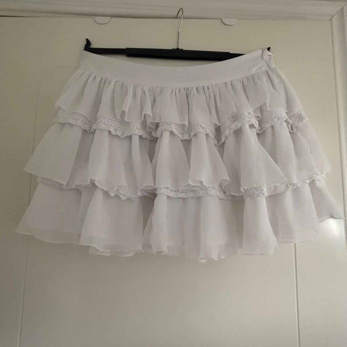 Vit volangkjol från Ellos