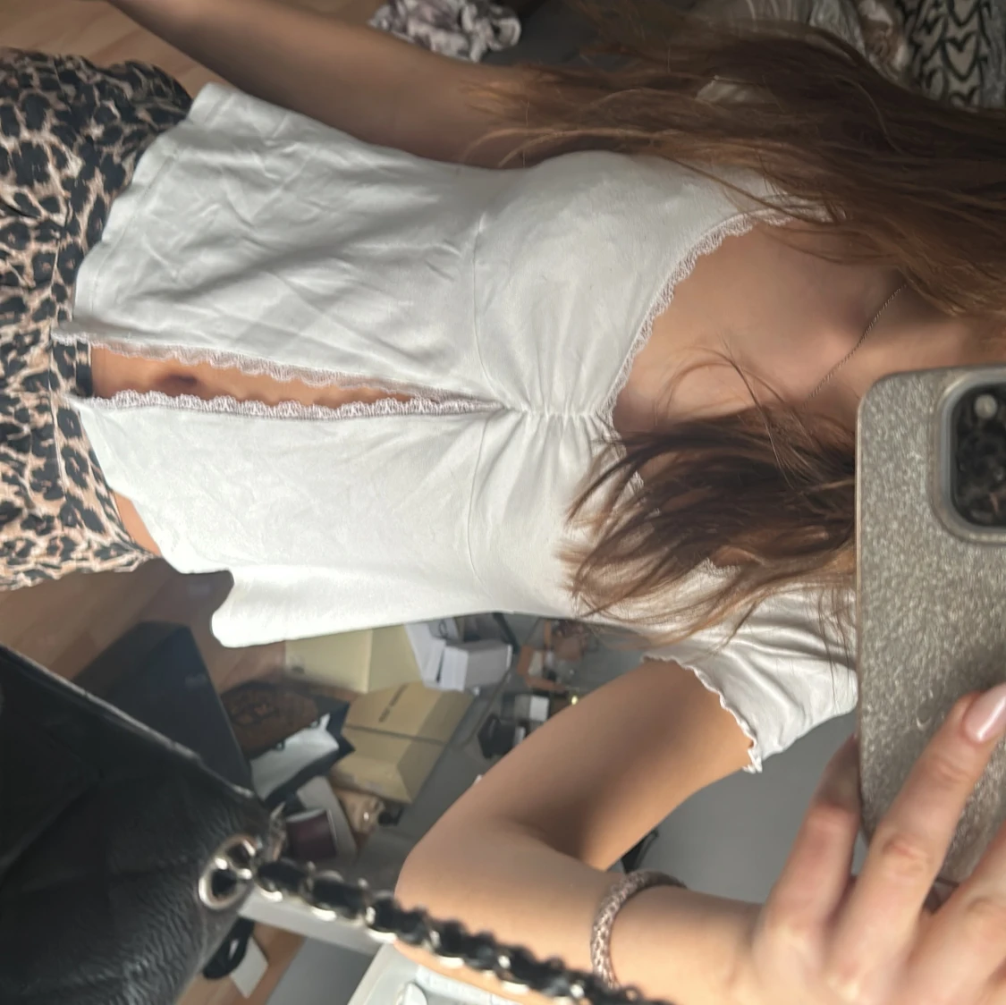 Vit kortärmad topp med spetsdetaljer - 90