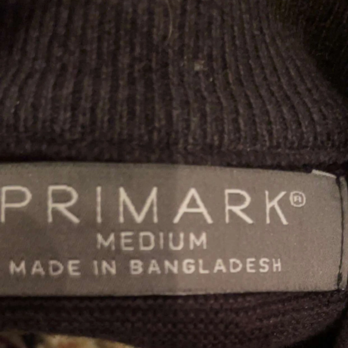Mörkgrå tröja med dragkedja från Primark - 2