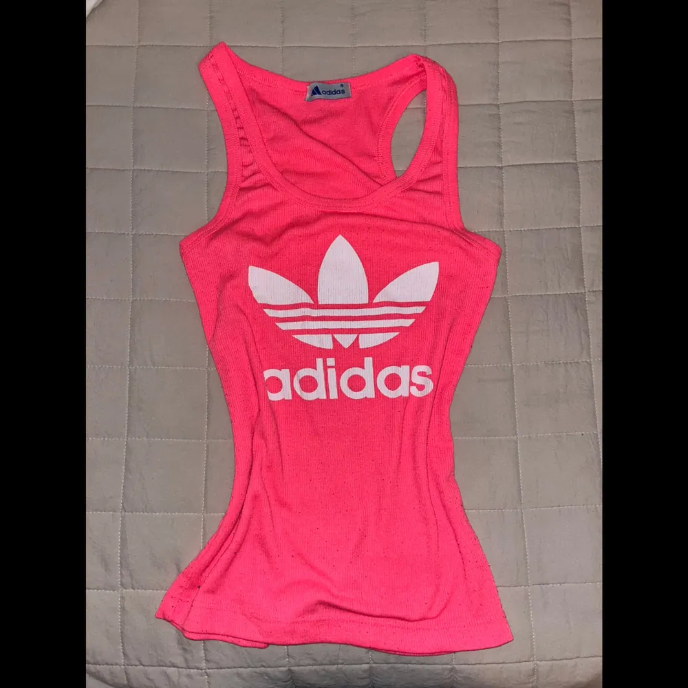 2000s adidas linne, rosa! Passar S-M!. Toppar.