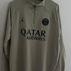 Jordan x psg fleece  - Kond 9/10 knappt använd 
