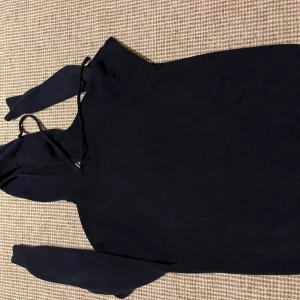 Kashmir hoodie - Säljer denna kashmir hoodie eftersom den är för stor för mig. 