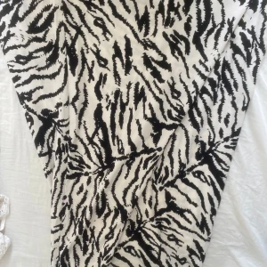 Kjol - En fin kjol ifrån lager 157!  Använd några gånger men annars i fint skick! Skriv om du har frågor!