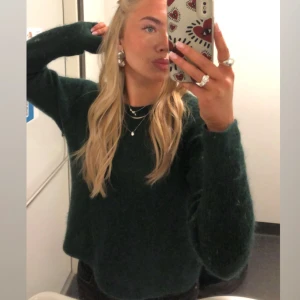 Grön stickad tröja från esprit ✨ - Använd få gånger och i mycket bra skick 🌟 grön i storlek s 