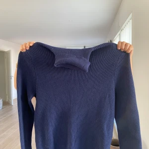 Stickad tröja - Bara använd några gånger 