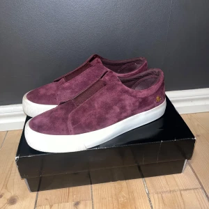 Ralph lauren skor - Ralph lauren skor I fint skick inte mycket använda  Storlek 40 Original box medföljer 