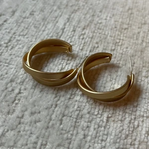 Simple golden Hoop earrings  - Gold plated on brass , S925 Silver Pins for piercing to be allergic friendly, Earring Back is included.