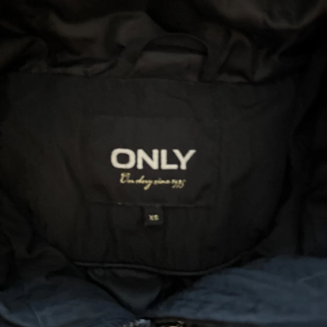 Svart pufferjacka från ONLY - 90