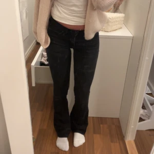 Lågmidjade jeans - Intressekoll på mina svarta crocker jeans i storlek w23❤️