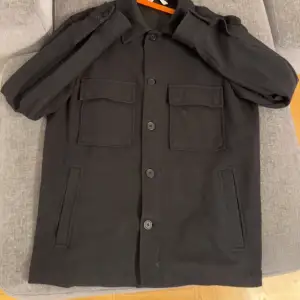 Nyskick overshirt köpt från zara. 