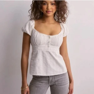 Söt topp - Jättegullig topp från Nelly som inte kommer till användning 💕💕