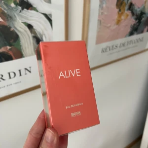HUGO BOSS ALIVE EdP 50 ml - HUGO BOSS ALIVE EdP 50 ml Helt ny, obruten förpackning 🩷 Nypris 1290kr