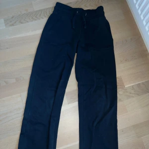 Mjukis byxor  - Säljer dom här mjukis byxorna från lager 157 i storlek xs. Använt skick. Säljer dom för 20 kr. 