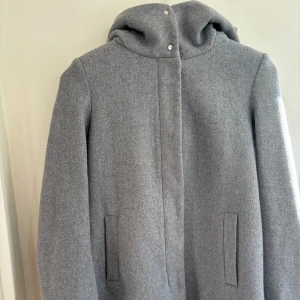 Vero Moda höst kappa  - Jättefin och skön höst kappa från Vero Moda! Använd fåtal gånger 💕