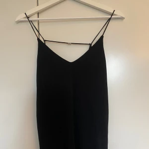 Linne Zara - Superfint linne från Zara i storlek S som aldrig är använd😍