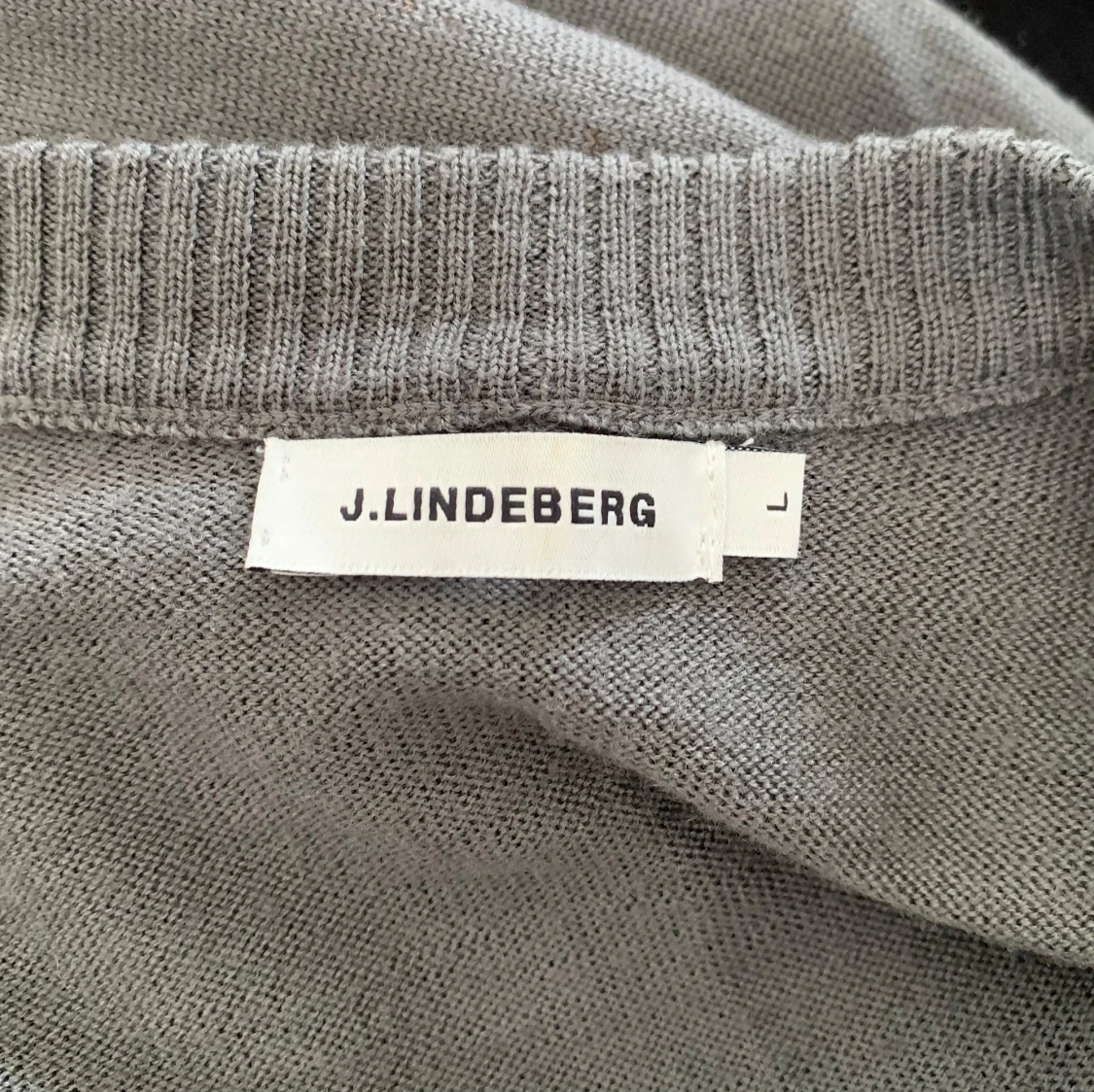 Grå tröja från J.Lindeberg - 90