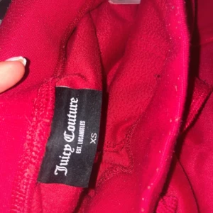 Röda juciy byxir  - Bra skick 