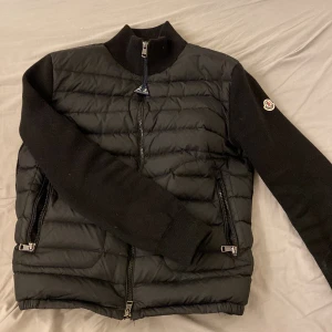 Moncler cardigan  - Bra skick.kop1a 