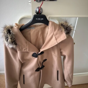 Oanvänd duffeljacka  - Oanvänd duffeljacka 