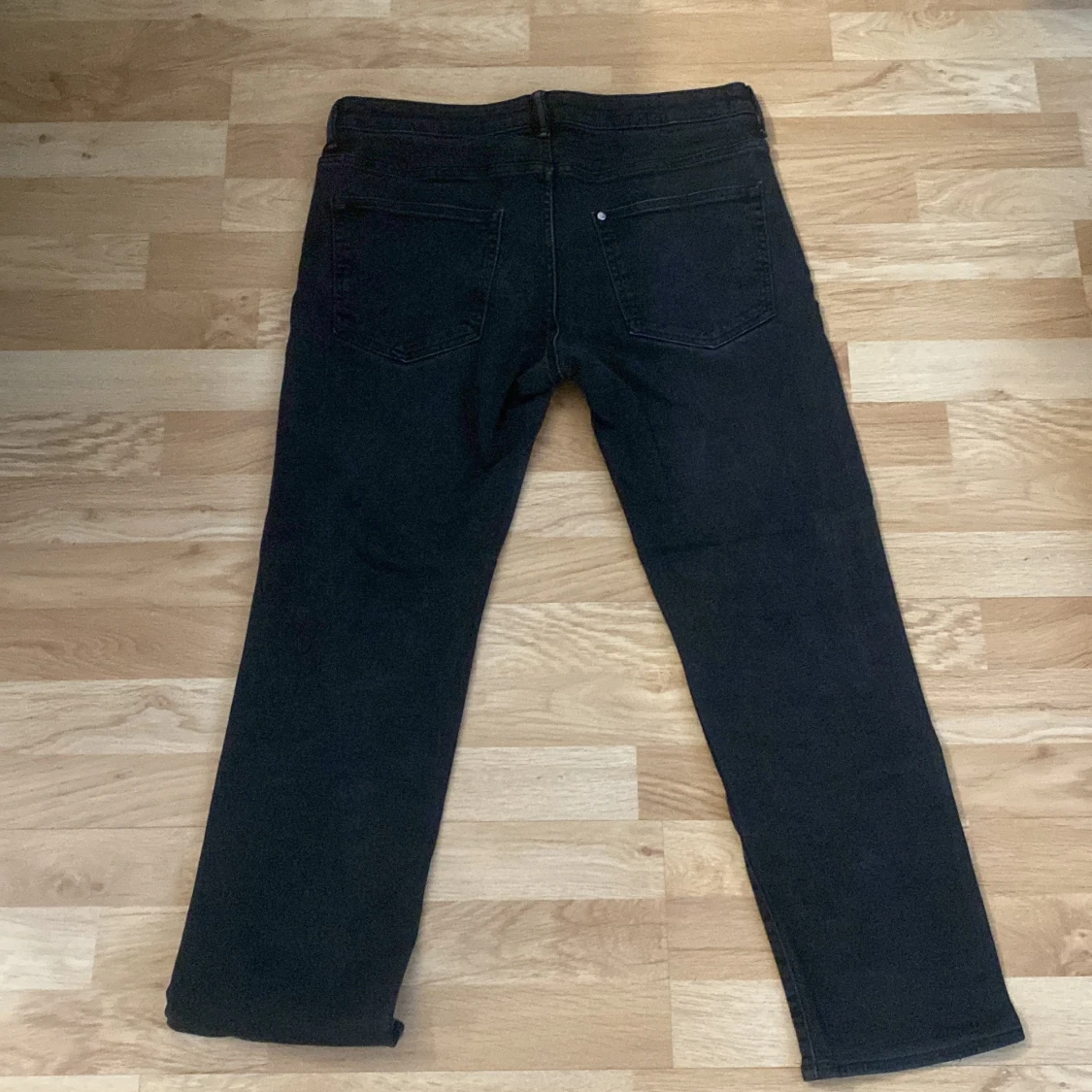 H&M byxor svart 34/30. - 90