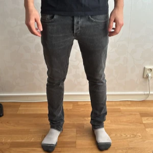 Dondup  jeans - Dondup Jeans | Skick: 9.5/10 | Size - 32 | Fraktar via postnord eller instabox | Hör av dig vid minsta fråga eller fundering // Ricco Wardrobe