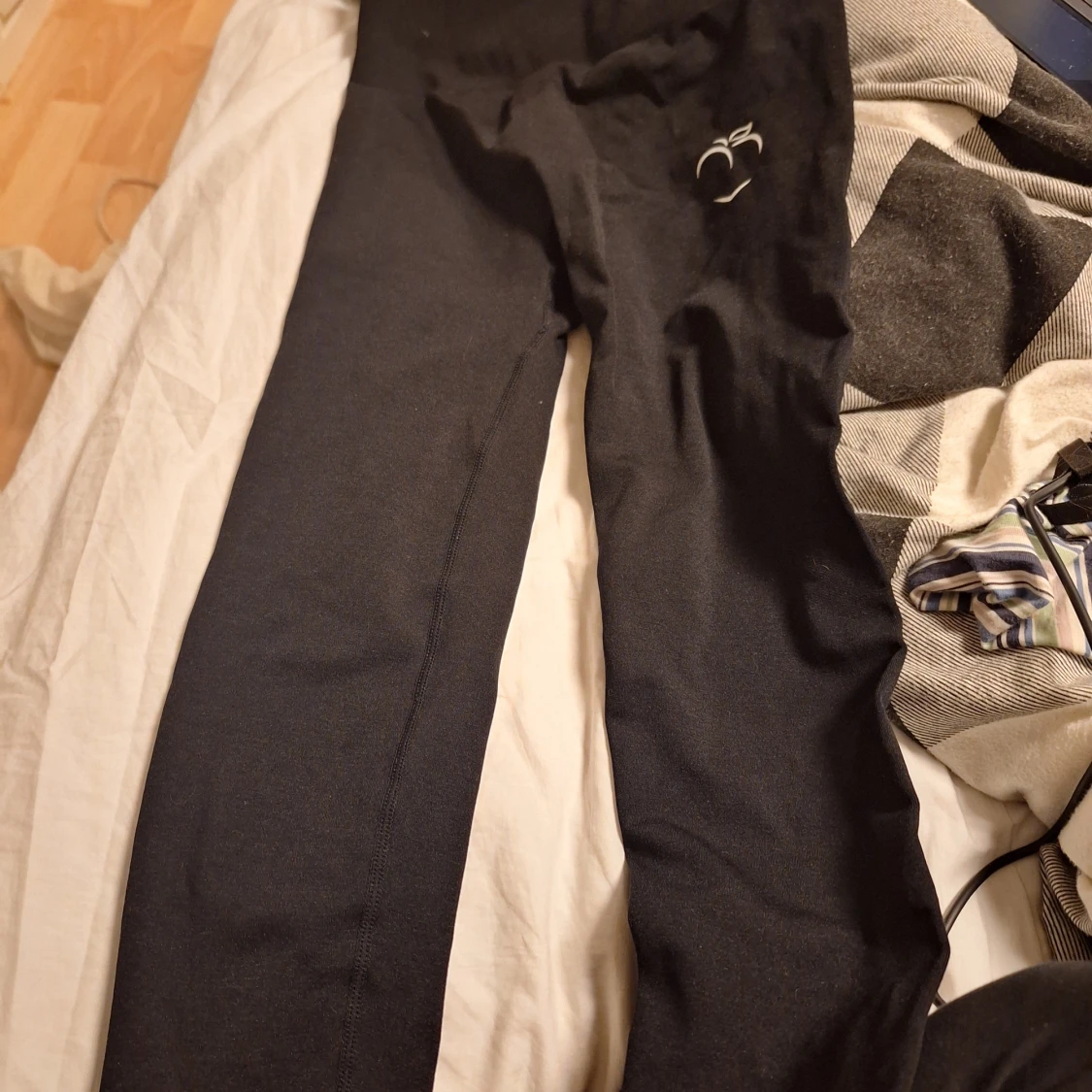 Svarta leggings från Peach - 2