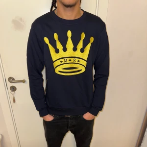 Mr originals tröja - Finns i alla storlekar inne, dem är helt nya (orörda). För fler detaljer eller frågor så är de bara att skriva.