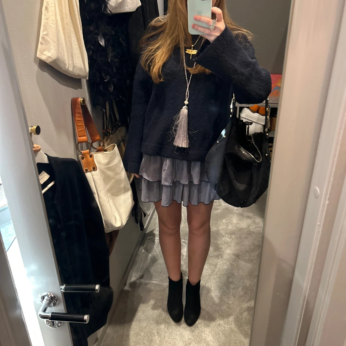 Mörkblå rutig kjol