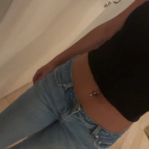 levis jeans  - säljer levis jeans eftersom jag inte får användning av de mer, skit snygga och bara använd ett par gånger. storlek 26