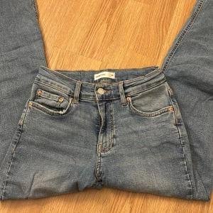 Low waist jeans - Lågmidjade jeans från Gina Tricot! Säljer då de inte är i min storlek!💗