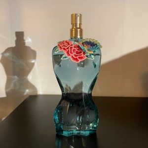 Jean Paul Gaultier Garden 100ml - Se mängd kvar enligt bild. Perfekt för den som gillar kokosdoft! Väldigt somrig.