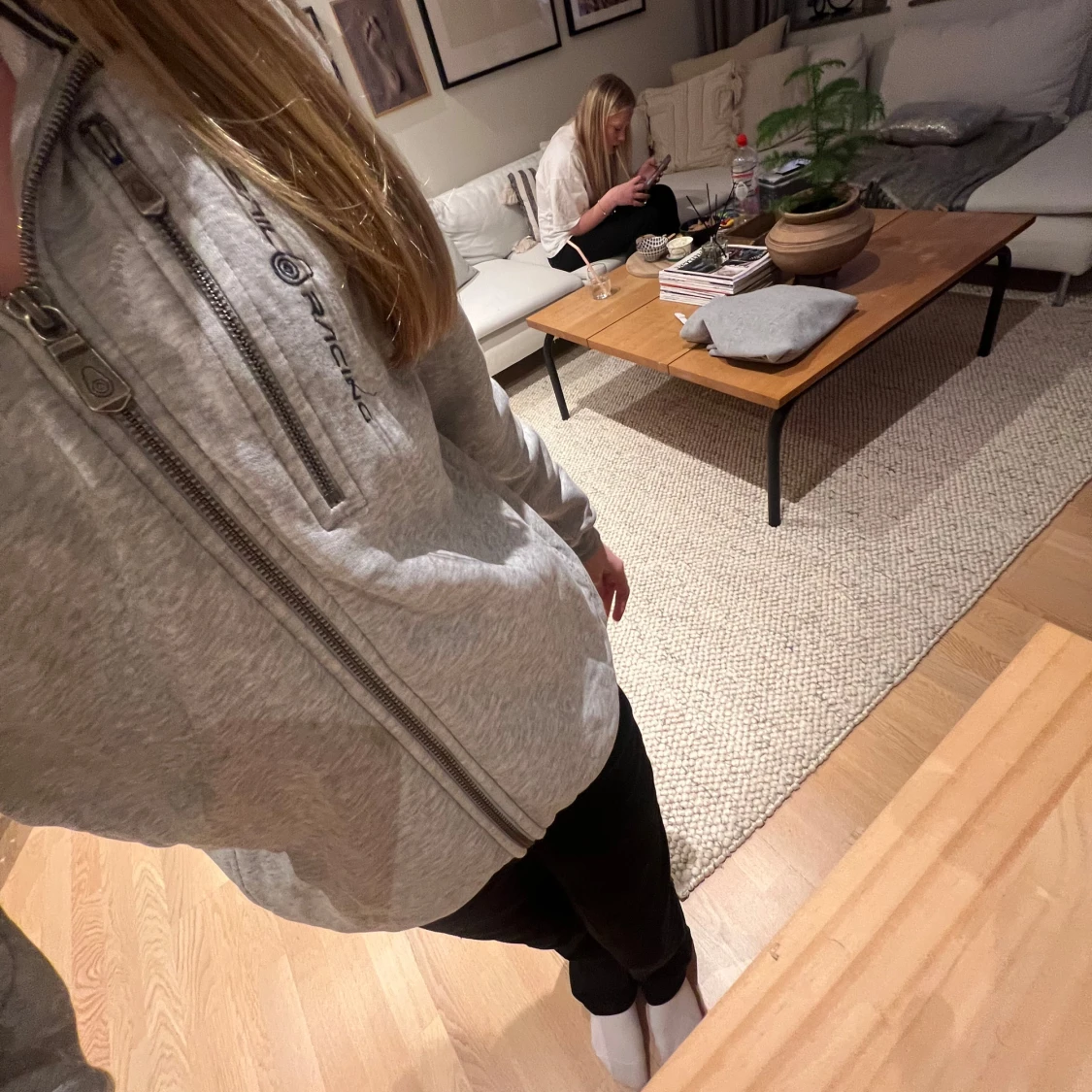 Grå hoodie från sail raicing - 1